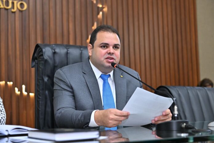 Roberto-Cidade-é-autor-de-leis-que-reforçam-a-importância-da-alfabetização-no-Amazonas