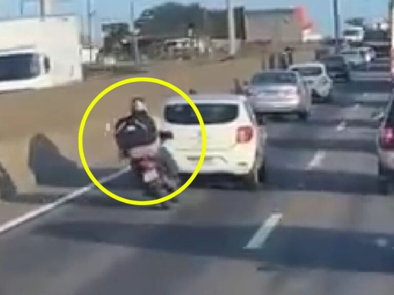 VIDEO-Motoboy-e-esmagado-por-caminhao-apos-brigar-no-transito-em-rodovia--768x576