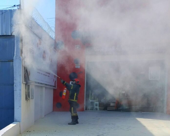 CBMAM_INCENDIO-PAPELARIA_02-1