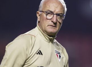 Nas vésperas do jogo contra o Uruguai, Dorival Júnior reclama das críticas à Seleção Brasileira
