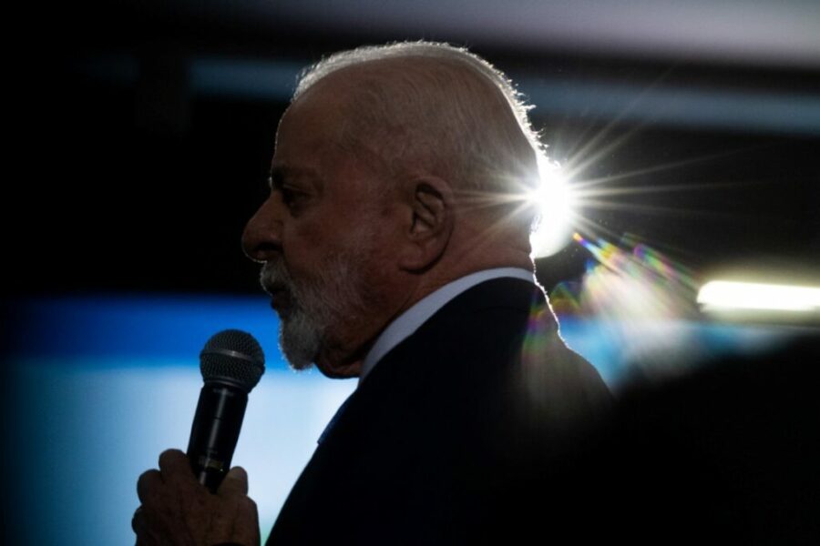 378287-de-bashar-a-lula-um-tour-entre-a-tirania-e-a-gozacao-roberto-caminha-1024x683