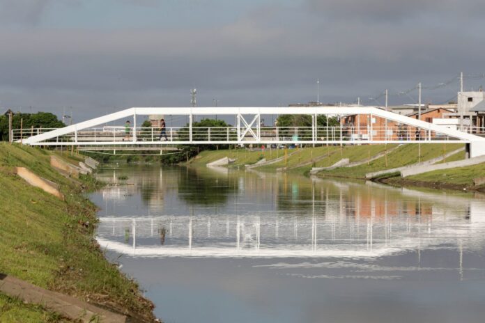 Governador-Wilson-Lima-inaugura-ligacao-viaria-entre-Distrito-Industrial-e-o-Centro-de-Manaus-que-vai-melhorar-o-trafego-na-regiao-6-Foto-Alex-Pazuello-Secom-1536x1023