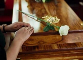 Mãe passa mal e morre durante o velório do próprio filho