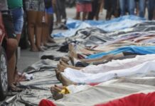 VÍDEO: Moradores recuperam mais de 50 corpos em mata no Rio; mortos passam de 100