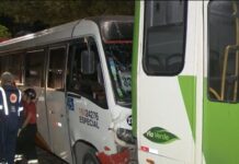 Micro-ônibus bate em coletivo e deixa nove feridos na Avenida Rodrigo Otávio em Manaus