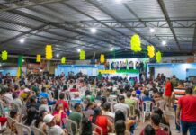 Oposição se levanta em Coari para receber a pré-candidata ao governo Professora Maria do Carmo