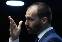Câmara notifica Eduardo Bolsonaro por faltas e abre prazo para manifestação escrita