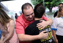 Roberto Cidade reafirma compromisso social da Aleam durante entregas do programa Assembleia Participativa