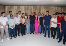 Mais de 30 prefeitos do interior vêm a Manaus e procuram Omar para planejar 2026