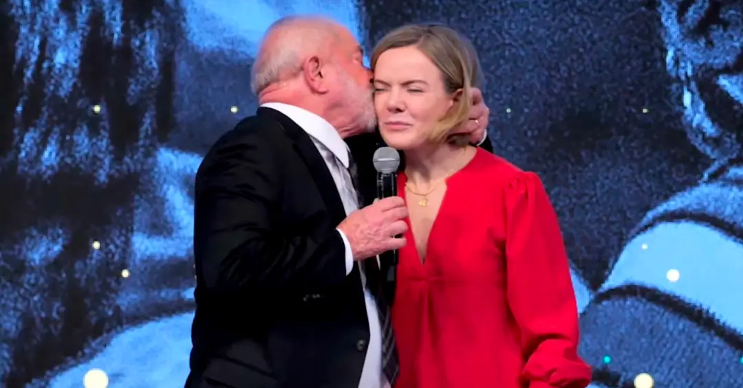 Lula-e-Gleisi-Hoffmann-04