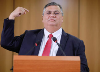 Ministro Flávio Dino proíbe novas leis que permitam penduricalhos acima do teto