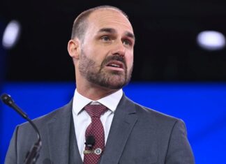 Eduardo Bolsonaro vira réu no STF após denúncia da PGR