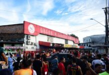 A Grande Família transforma conquista em grande festa para a comunidade