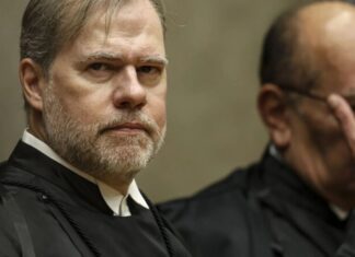 Toffoli pede à PF dados de celulares apreendidos em investigação do Banco Master
