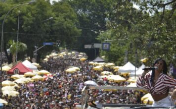 Agrada Gregos com Gloria Groove é o destaque do Carnaval de São Paulo neste sábado