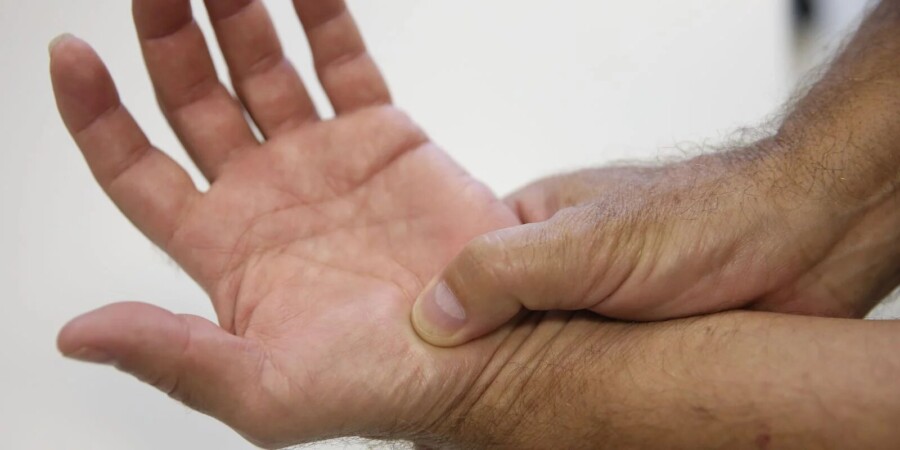 SUS amplia tratamento para fibromialgia com novas diretrizes e reconhecimento como deficiência