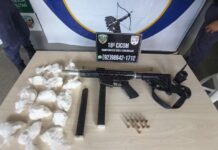 Jovem de 16 anos flagrado com arma de grosso calibre em operação no Colônia Terra Nova, Manaus