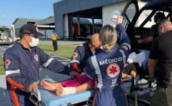 Criança picada por cobra é resgatada por helicóptero no AM