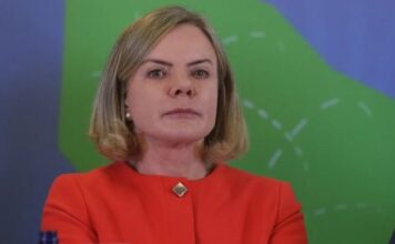 Gleisi vai deixar a Secretaria de Relações Institucionais para concorrer a uma vaga no Senado