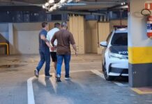 Homem foi preso em flagrante depois de tentar vender celular roubado para a própria vítima