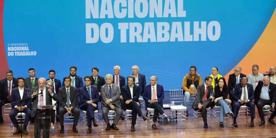 Lula propõe negociação conjunta para definir fim da escala 6x1