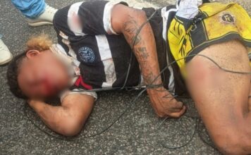 Suspeito de esfaquear jovem em assalto a ônibus é capturado e espancado por populares em Manaus