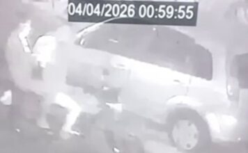 Dupla incendeia carro de policial militar na Zona Oeste de Manaus