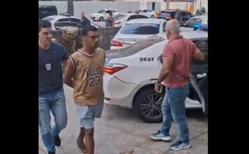 Ambulante é preso por cobrar R$ 10 mil de turista em venda de churrasco