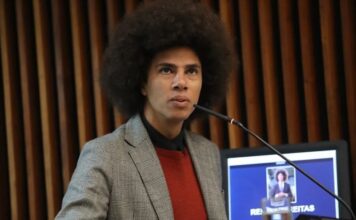 Conselho de Ética avança com processo que pode cassar mandato de deputado do PT