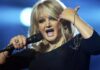 Bonnie Tyler é reanimada após parada cardíaca e estado de saúde é grave