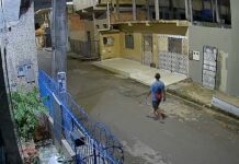 Homem é flagrado furtando hidrômetro na Comunidade da Sharp em Manaus