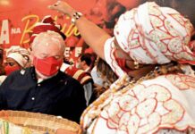 Pai de santo diz que “inimigos” não poderão destruir Luiz Inácio Lula da Silva durante cerimônia no Espírito Santo