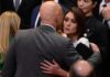 Em posse de Nunes Marques, Moraes cumprimenta Michelle Bolsonaro