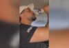 Nas redes sociais, homem divulga vídeo “ingerindo” detergente da marca Ypê