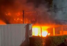 Incêndio de grandes proporções destrói casa na Zona Centro-Oeste de Manaus