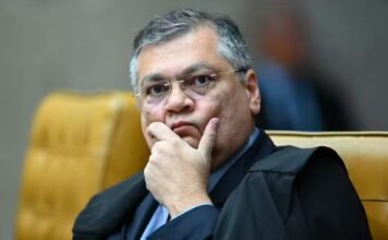 Flávio Dino cancela viagem a Portugal após acidente doméstico