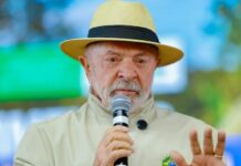 Lula recebe multa de R$ 15 mil por pedido antecipado de votos