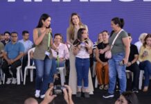 Primeira-dama Thaisa Cidade acompanha edição do Governo Presente na zona Norte de Manaus