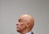 Moraes permite entrada de funcionário da Claro na casa de Bolsonaro após problema na internet