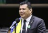 Deputado bolsonarista responde a ação penal após desejar morte de Lula