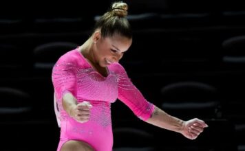 Flávia Saraiva conquista ouro nas barras assimétricas na Copa do Mundo da Hungria