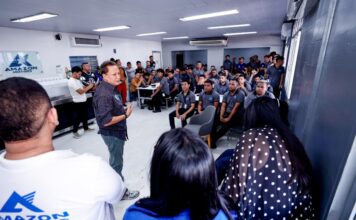 Adjuto Afonso destaca geração de empregos durante visita à Amazon Motors em Manaus