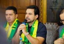 Capitão Alberto Neto critica “manicômio tributário” e cobra apoio a empresários em reunião da ACA
