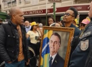 Candidato do PL questiona apreensão de quadro de Bolsonaro durante campanha