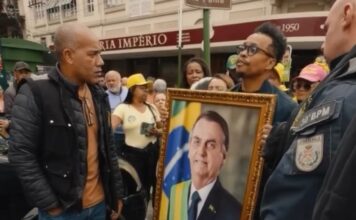 Candidato do PL questiona apreensão de quadro de Bolsonaro durante campanha