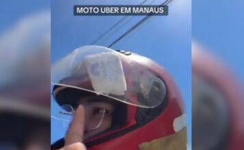 Passageira se assusta ao encontrar absorvente preso em capacete usado durante corrida de moto em Manaus